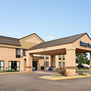 Days Inn By Wyndham Fargo